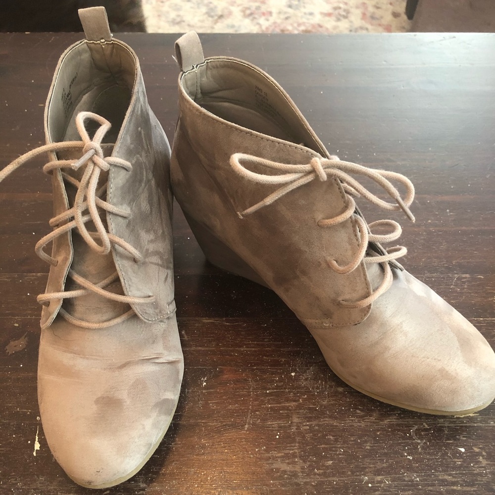 Tan Suede Wedge Booties New Directions Lace-Up 10
